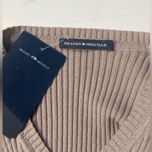 Brandy Melville milena V-neck sweater in a brownish Color